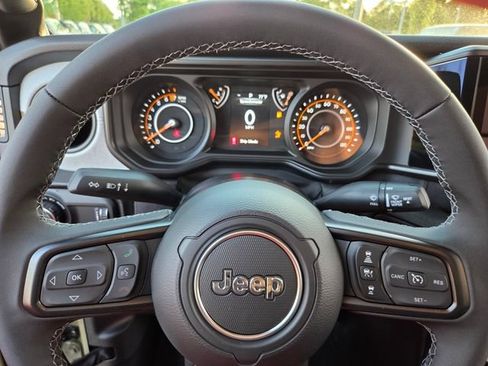 New 2026 Jeep Gladiator Sport AWD/4WD image 11