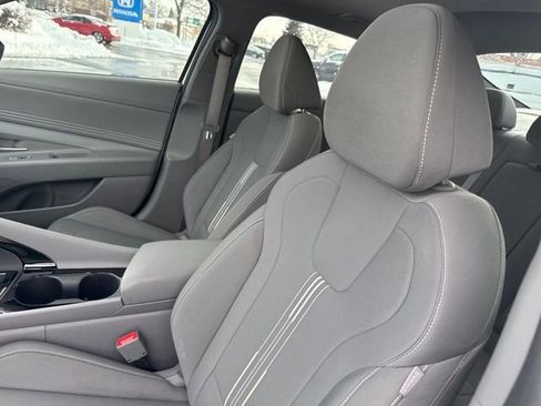 Certified 2025 Hyundai Elantra SEL w/ Cargo Package image 12