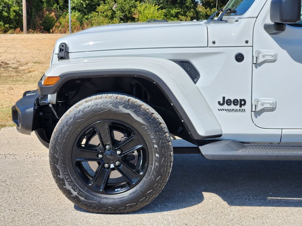 Used 2021 Jeep Wrangler Unlimited Sahara AWD/4WD image 8