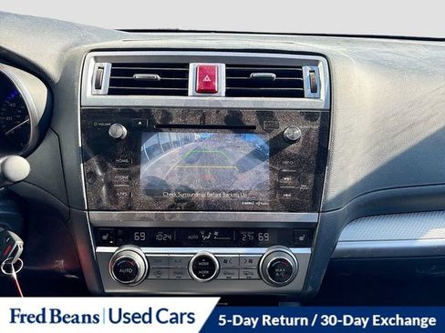 Used 2017 Subaru Outback 2.5i Premium image 12