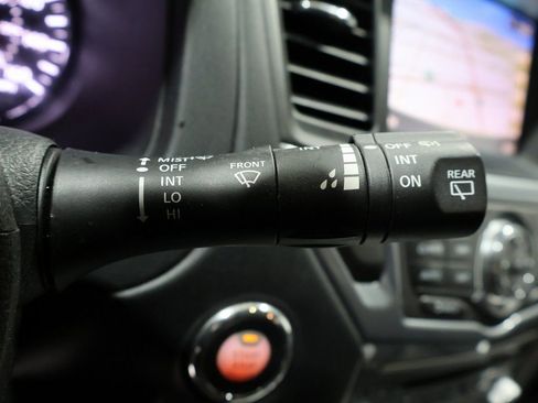 Used 2019 Nissan Pathfinder SL image 38