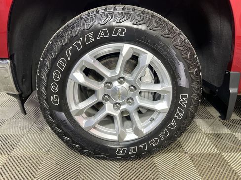 Used 2023 Chevrolet Silverado 1500 LT w/ Leather Package image 31