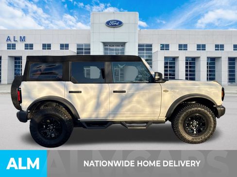 Used 2023 Ford Bronco Wildtrak image 5