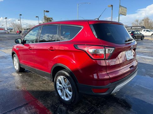 Used 2017 Ford Escape SE image 6