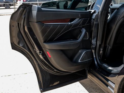 Used 2019 Maserati Levante S GranLusso image 42