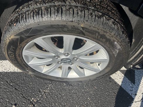 Used 2014 Chrysler 200 Limited w/ Sun/Sound Group FWD image 5