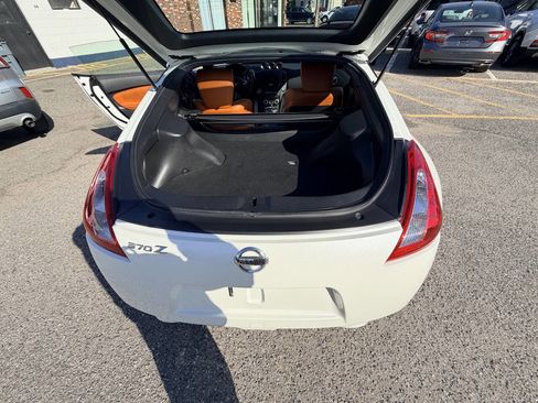 Used 2012 Nissan 370Z Touring RWD image 19