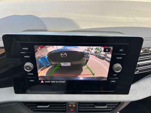 Used 2025 Volkswagen Jetta SE image 17