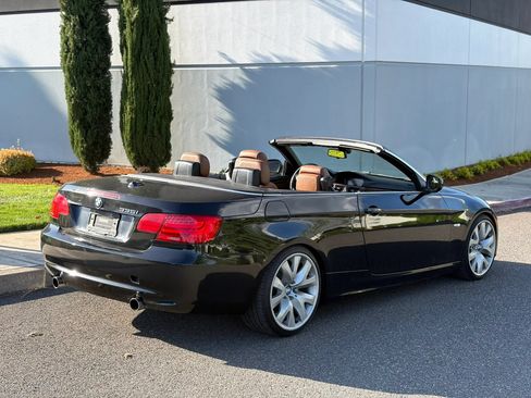 Used 2011 BMW 335i Convertible RWD image 5