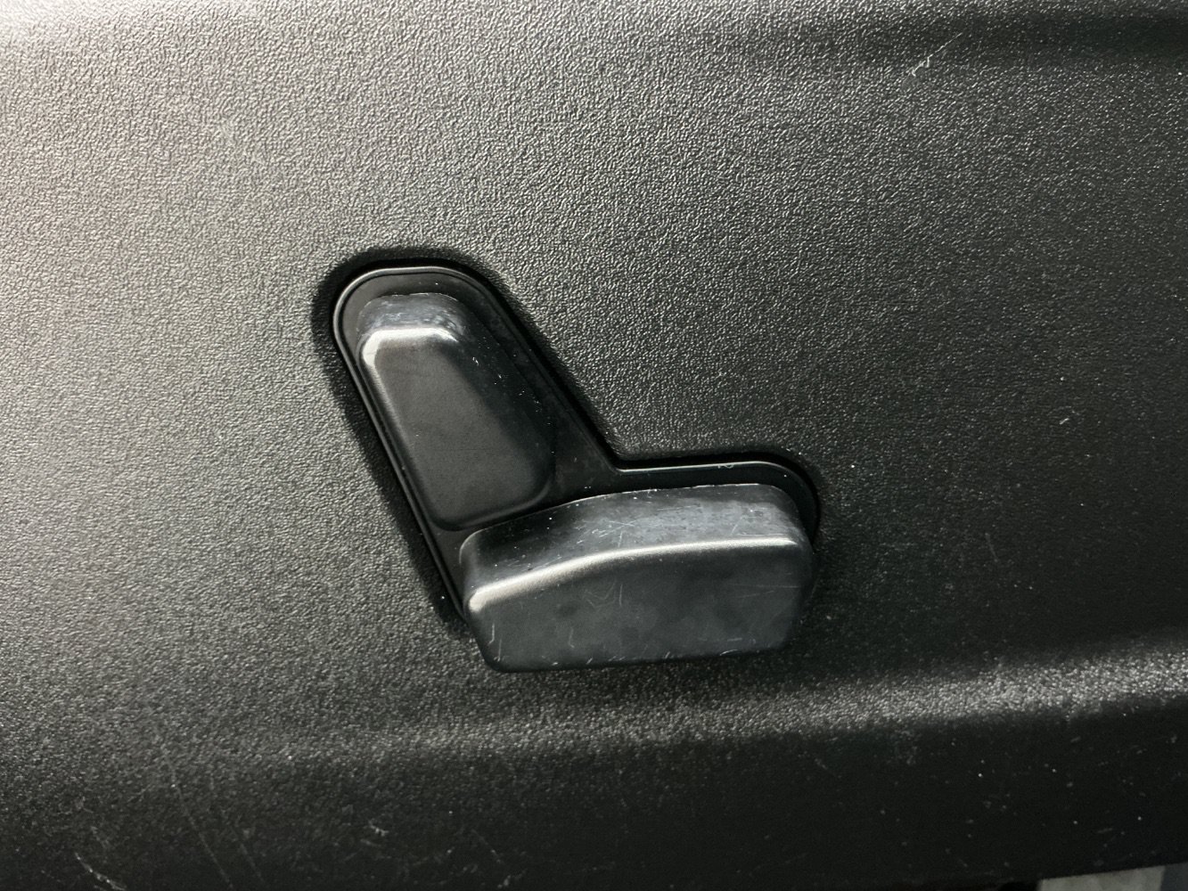 Used 2019 Chrysler 300 S AWD/4WD image 41