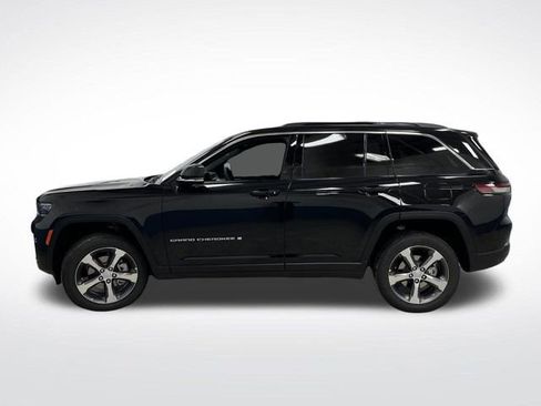New 2025 Jeep Grand Cherokee Limited w/ Trailer Tow Package image 13