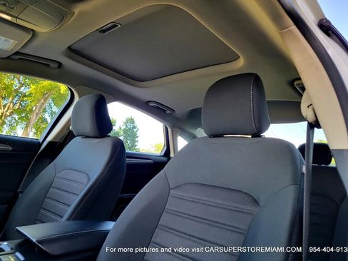 Used 2020 Ford Fusion SE image 23