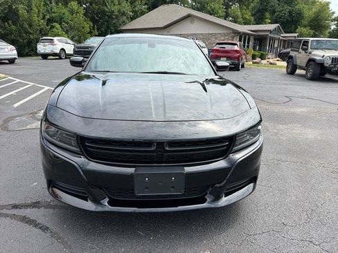 Used 2022 Dodge Charger SXT w/ Leather Interior Group RWD image 2