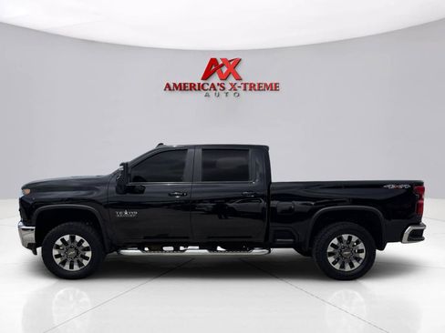 Used 2022 Chevrolet Silverado 2500 LT w/ Texas Edition AWD/4WD image 2