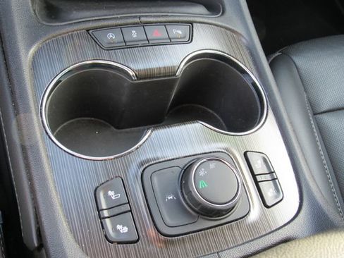 Used 2023 GMC Acadia SLT FWD image 30
