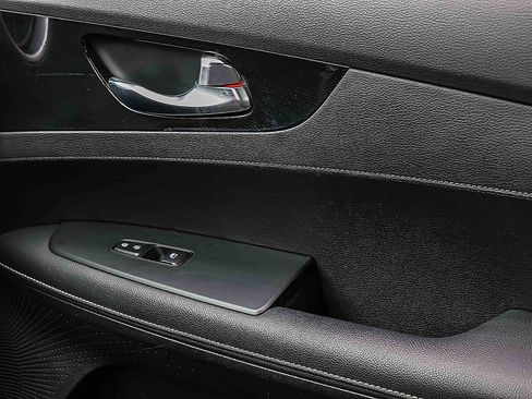 Certified 2023 Kia Forte GT-Line image 16