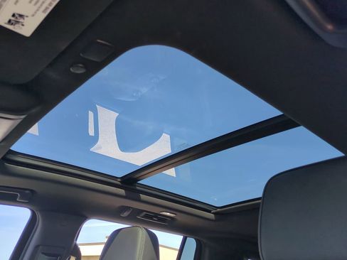 Certified 2024 GMC Yukon XL Denali AWD/4WD image 19