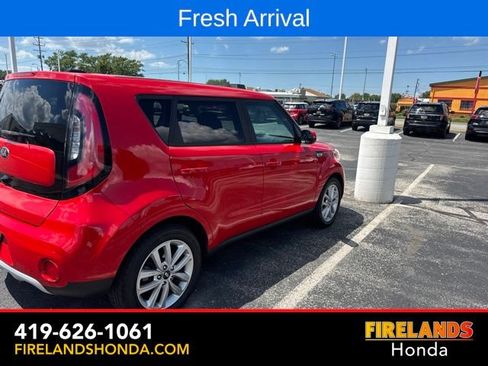 Used 2017 Kia Soul + FWD image 7