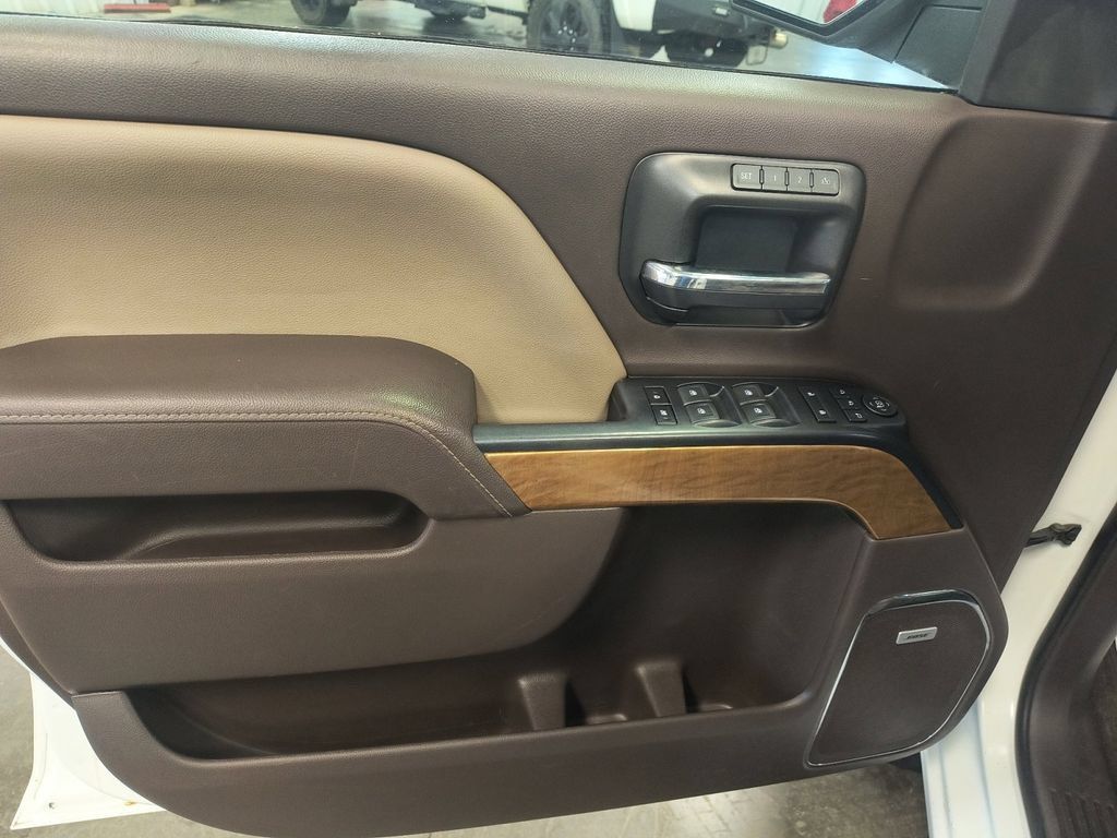 Used 2018 Chevrolet Silverado 1500 LTZ w/ Sport Package AWD/4WD image 11