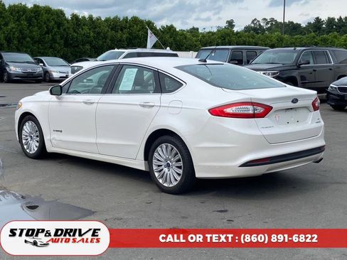 Used 2014 Ford Fusion SE w/ Equipment Group 502A image 3