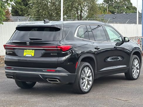 Used 2025 Buick Enclave Preferred AWD/4WD image 4