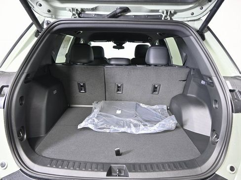 New 2026 Chevrolet Equinox LT w/ Convenience Package II AWD/4WD image 16