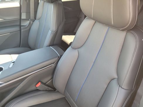 New 2026 Cadillac Lyriq Sport AWD/4WD image 8