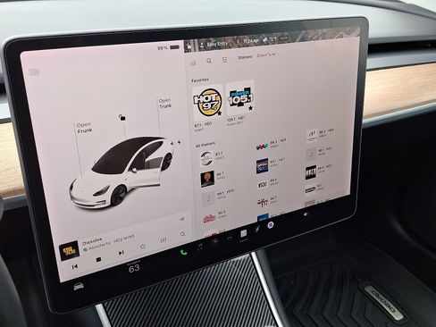 Used 2019 Tesla Model 3 Performance image 17