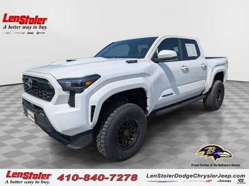 Used 2025 Toyota Tacoma TRD Sport w/ TRD Sport Upgrade Package AWD/4WD image 1