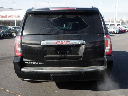 Used 2020 GMC Yukon XL Denali image 7