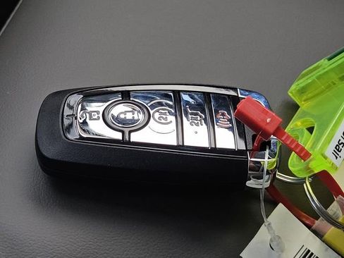 New 2026 Lincoln Corsair Premiere image 21