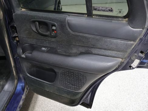 Used 2000 Chevrolet Blazer LS w/ LS Preferred Equipment Group AWD/4WD image 21