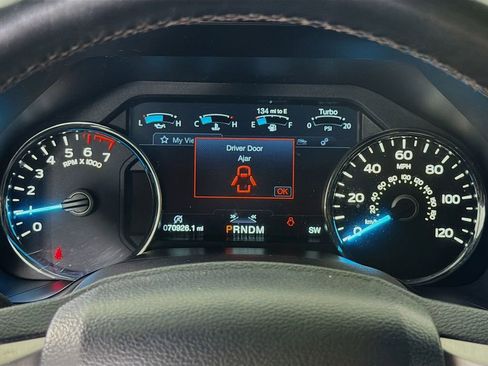 Used 2019 Ford F150 Platinum w/ Equipment Group 701A Luxury image 15