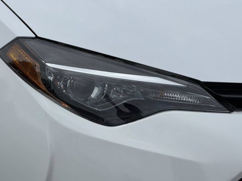 Used 2019 Toyota Corolla LE w/ Carpet Mat Package (TMS) FWD image 4