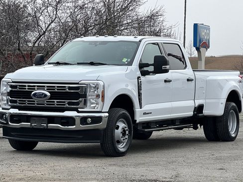 Certified 2024 Ford F350 XLT image 8