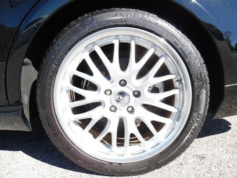 Used 2011 Mercedes-Benz E 350 4MATIC Sedan image 24