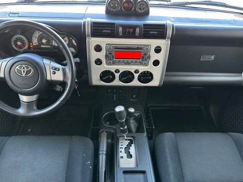 Used 2013 Toyota FJ Cruiser 4WD w/ Upgrade Pkg image 15