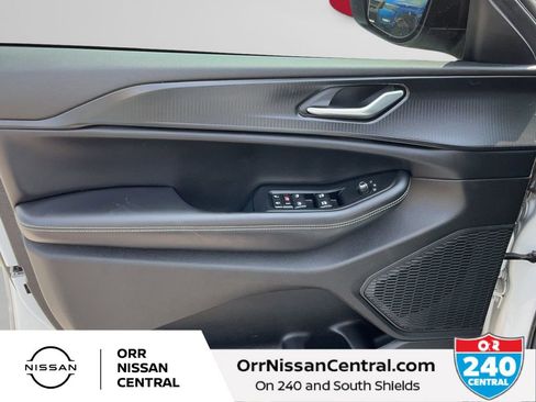 Used 2023 Jeep Grand Cherokee L Laredo image 18