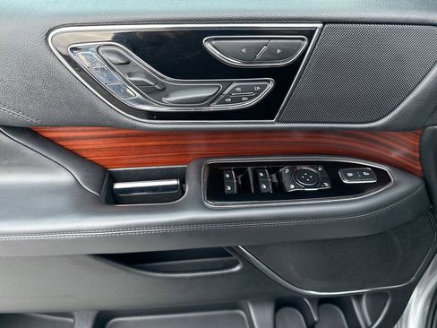 Used 2023 Lincoln Navigator Reserve image 15