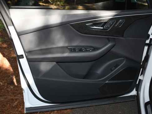 Used 2021 Audi Q7 3.0T Premium Plus w/ Premium Plus Package image 10