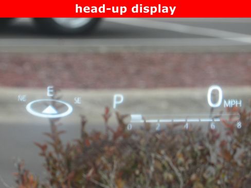 Used 2019 Toyota Avalon Limited image 22