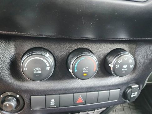 Used 2015 Jeep Wrangler Sport AWD/4WD image 28