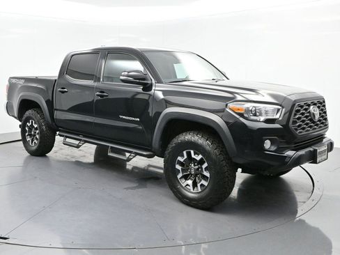 Used 2020 Toyota Tacoma TRD Off-Road AWD/4WD image 2