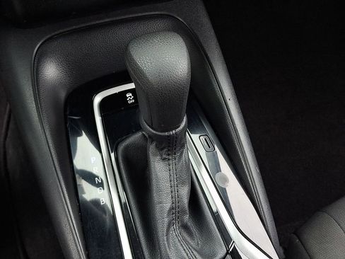 Used 2021 Toyota Corolla LE image 14