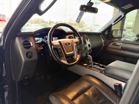 Used 2016 Ford Expedition Platinum AWD/4WD image 28