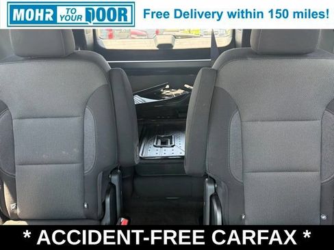 Used 2022 Chevrolet Traverse LT FWD image 36