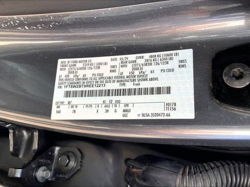 Used 2024 Ford F250 Platinum w/ FX4 Off-Road Package image 36