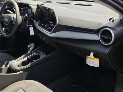 New 2026 Chevrolet Trax LS FWD image 9