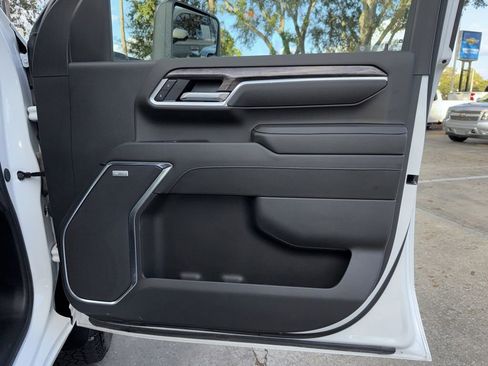 Used 2025 Chevrolet Silverado 2500 LTZ w/ LTZ Premium Package image 27