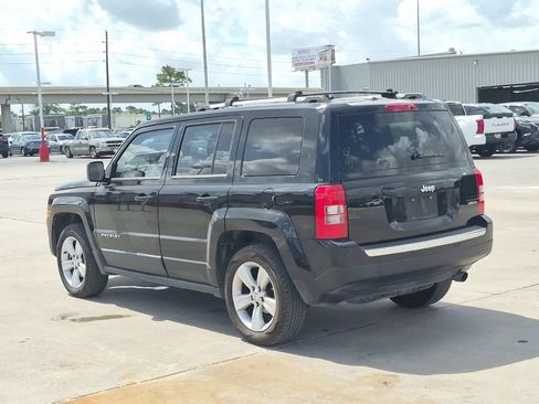 Used 2012 Jeep Patriot Limited w/ Sun/Sound Group FWD image 4